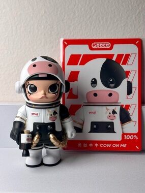 Mega Space Molly 100% “Cow On Me” Figure